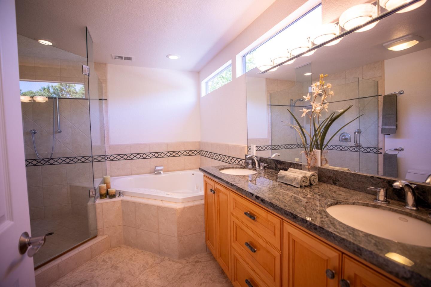 Detail Gallery Image 19 of 38 For 1210 Fiddlers Grn, San Jose,  CA 95125 - 3 Beds | 2/1 Baths