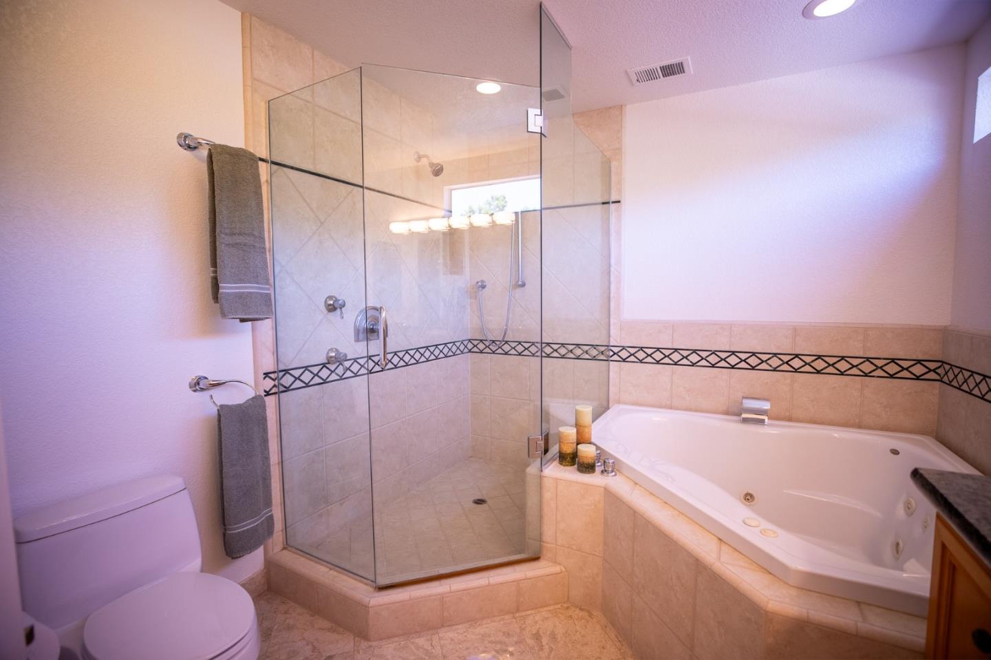 Detail Gallery Image 20 of 38 For 1210 Fiddlers Grn, San Jose,  CA 95125 - 3 Beds | 2/1 Baths