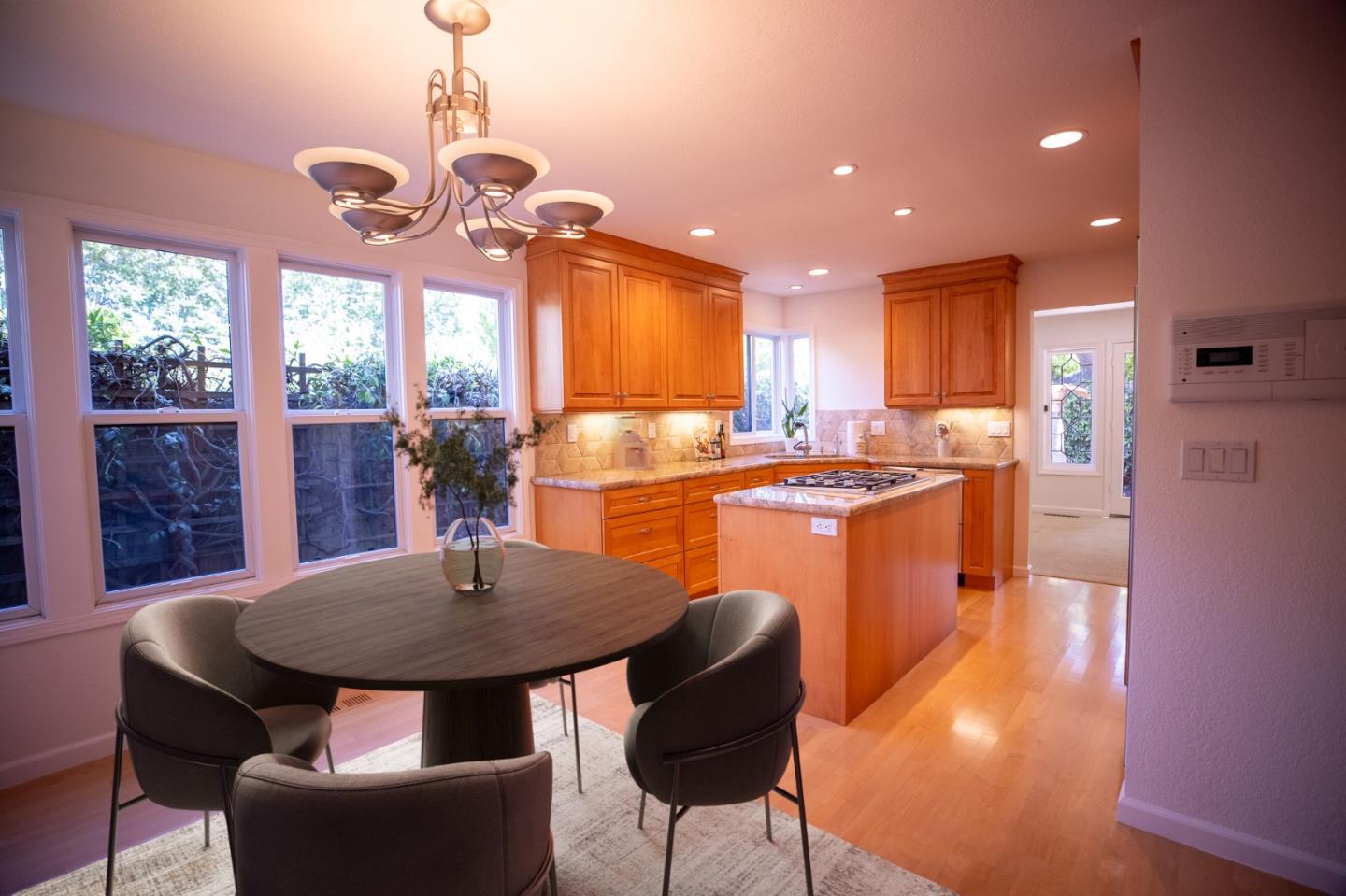 Detail Gallery Image 9 of 38 For 1210 Fiddlers Grn, San Jose,  CA 95125 - 3 Beds | 2/1 Baths