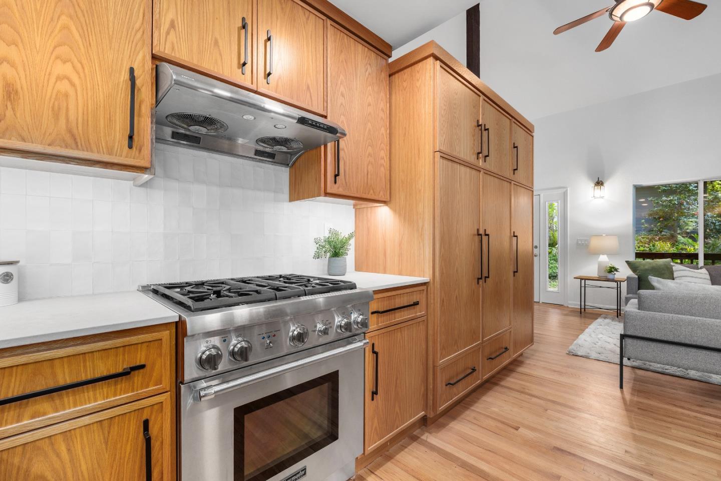Detail Gallery Image 21 of 43 For 22021 Old Santa Cruz Hwy, Los Gatos,  CA 95033 - 2 Beds | 2 Baths