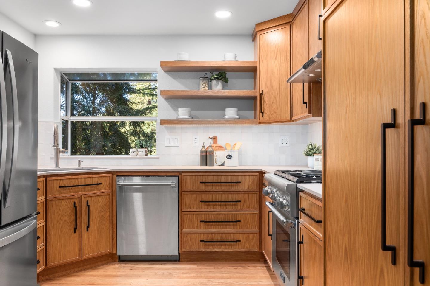 Detail Gallery Image 22 of 43 For 22021 Old Santa Cruz Hwy, Los Gatos,  CA 95033 - 2 Beds | 2 Baths