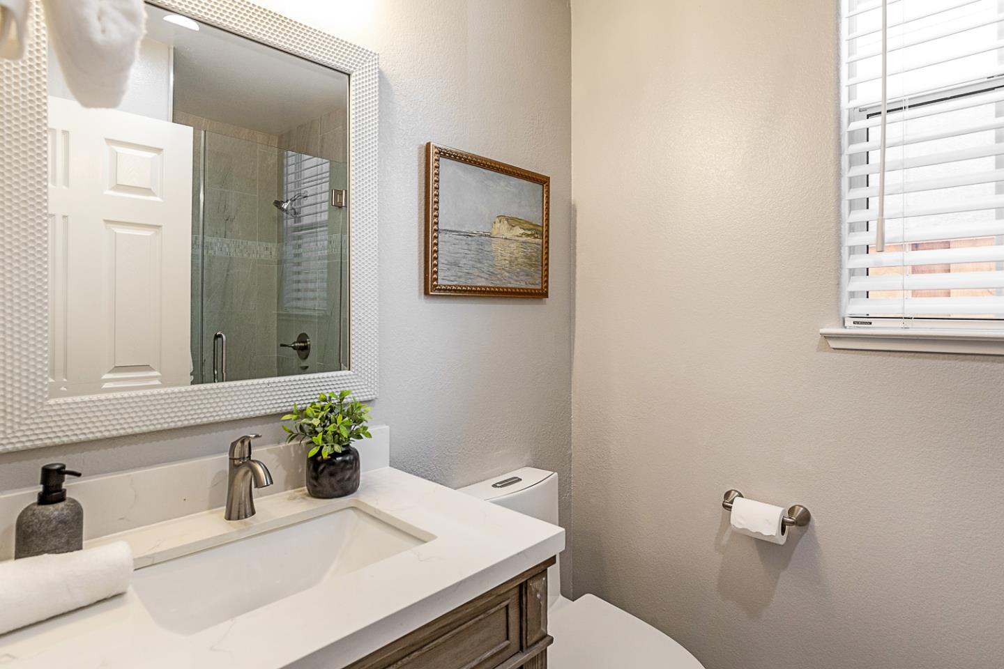 Detail Gallery Image 11 of 30 For 947 Sunbonnet Loop, San Jose,  CA 95125 - 5 Beds | 3 Baths