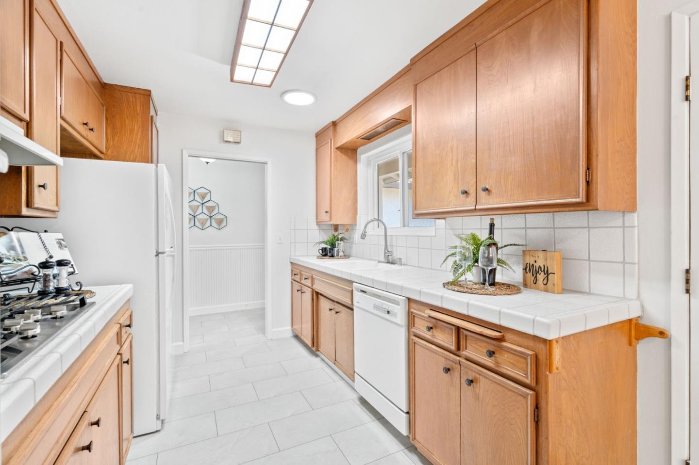 Detail Gallery Image 10 of 43 For 524 S Park Dr, San Jose,  CA 95129 - 4 Beds | 2 Baths