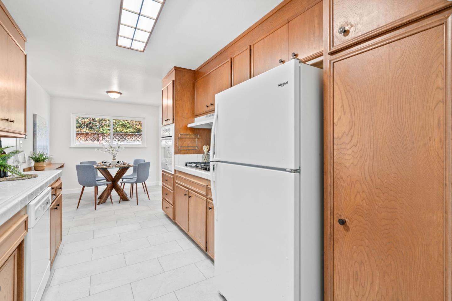 Detail Gallery Image 9 of 43 For 524 S Park Dr, San Jose,  CA 95129 - 4 Beds | 2 Baths