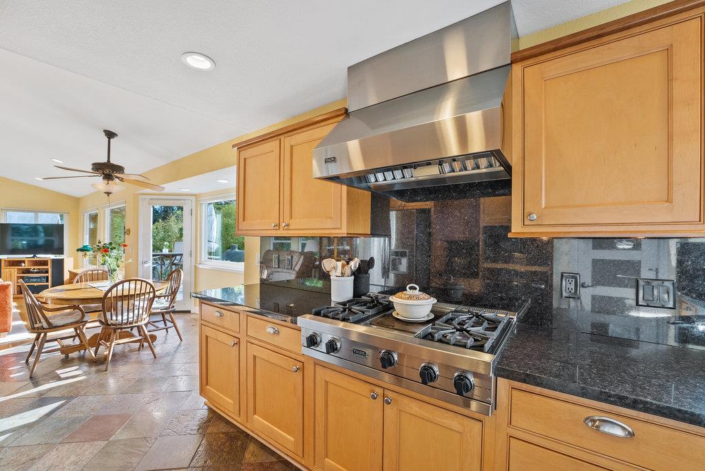 Detail Gallery Image 13 of 37 For 7149 Danko Dr, Aptos,  CA 95003 - 3 Beds | 2/1 Baths