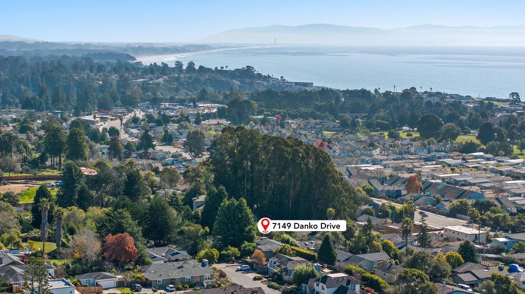Detail Gallery Image 4 of 37 For 7149 Danko Dr, Aptos,  CA 95003 - 3 Beds | 2/1 Baths