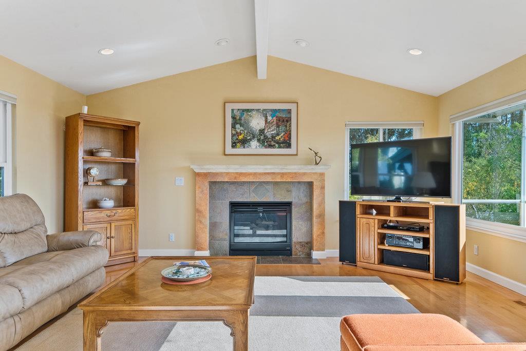 Detail Gallery Image 6 of 37 For 7149 Danko Dr, Aptos,  CA 95003 - 3 Beds | 2/1 Baths