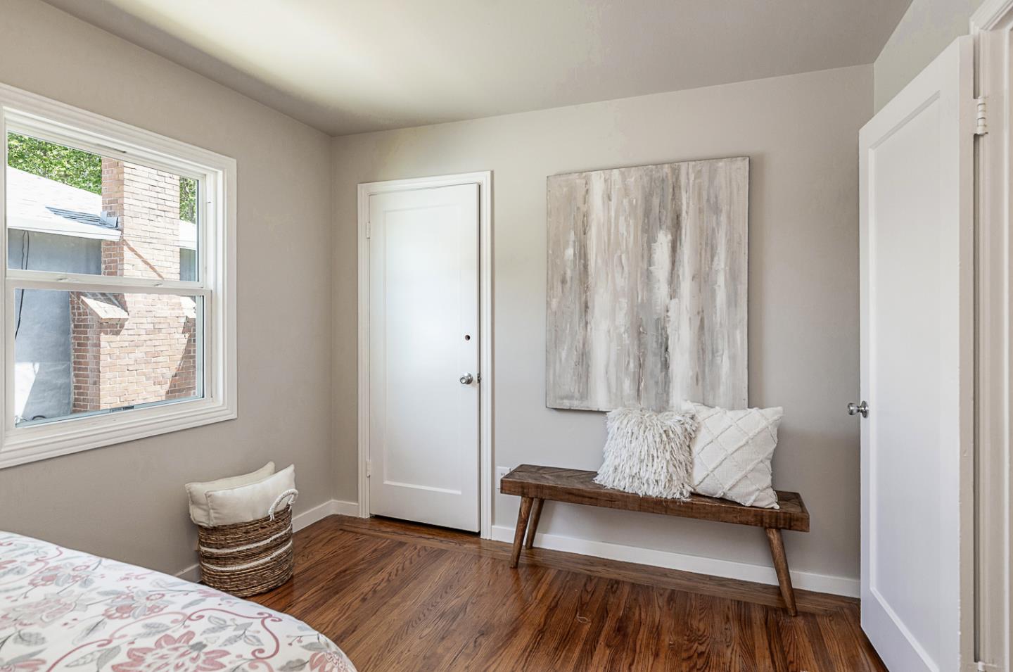 Detail Gallery Image 11 of 19 For 1327 Madera Ave, Menlo Park,  CA 94025 - 2 Beds | 2 Baths