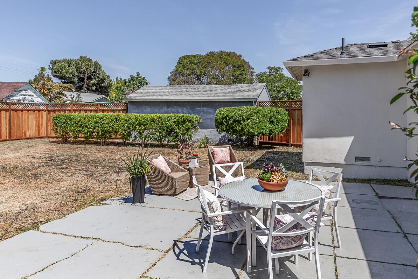 Detail Gallery Image 14 of 19 For 1327 Madera Ave, Menlo Park,  CA 94025 - 2 Beds | 2 Baths