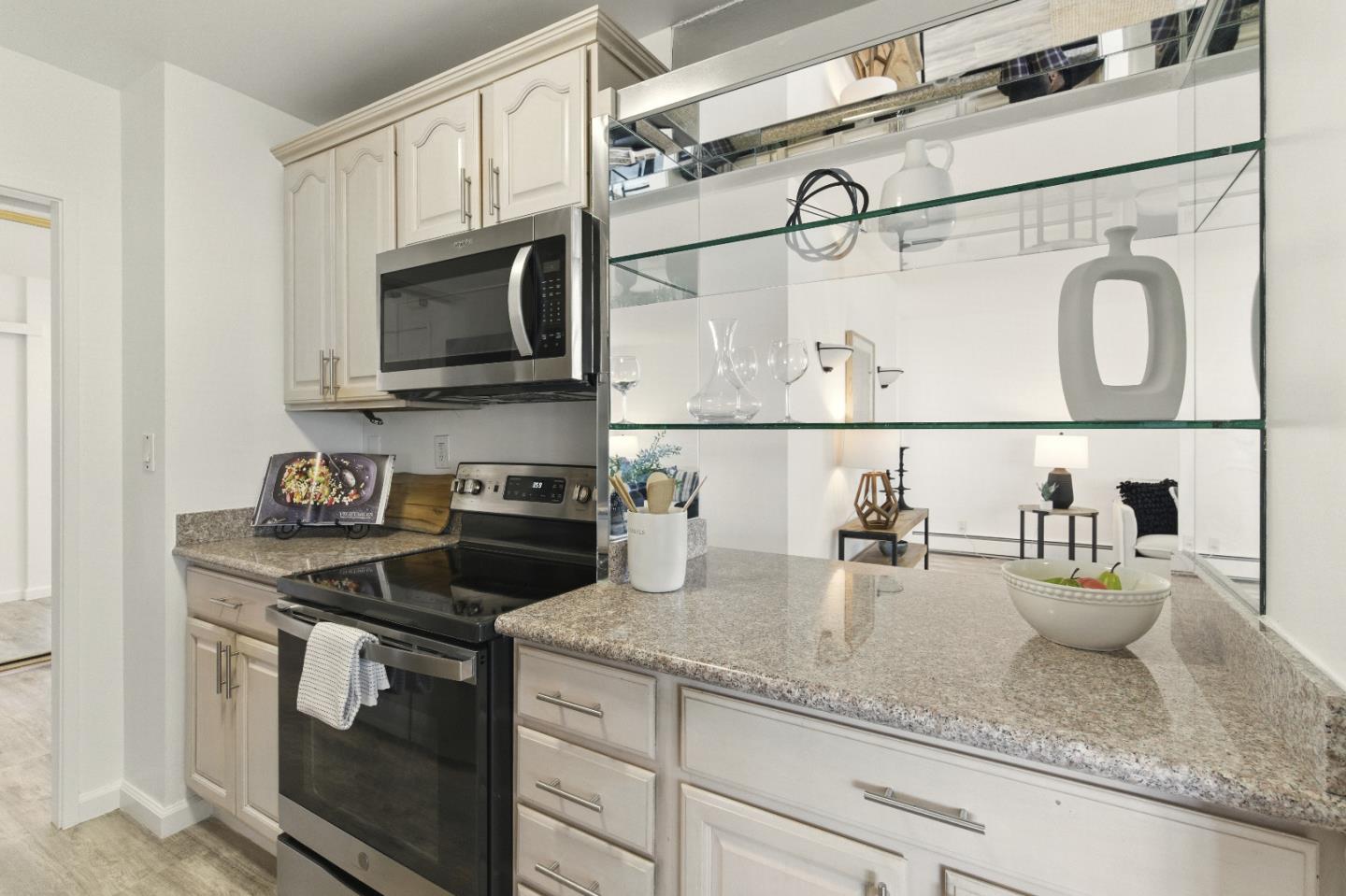 Detail Gallery Image 13 of 52 For 400 Davey Glen Rd #4729,  Belmont,  CA 94002 - 3 Beds | 2 Baths