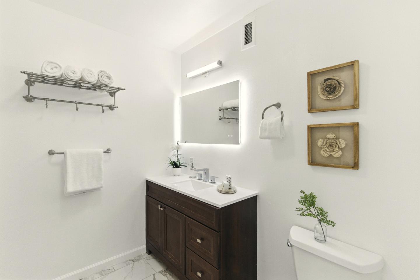 Detail Gallery Image 18 of 52 For 400 Davey Glen Rd #4729,  Belmont,  CA 94002 - 3 Beds | 2 Baths