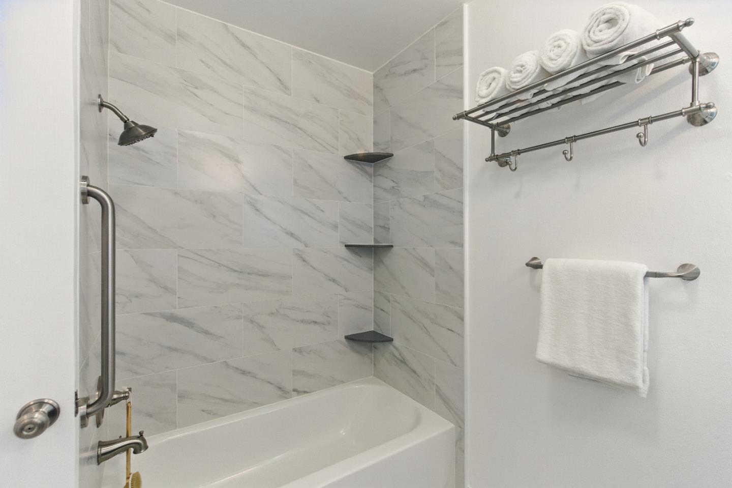 Detail Gallery Image 19 of 52 For 400 Davey Glen Rd #4729,  Belmont,  CA 94002 - 3 Beds | 2 Baths