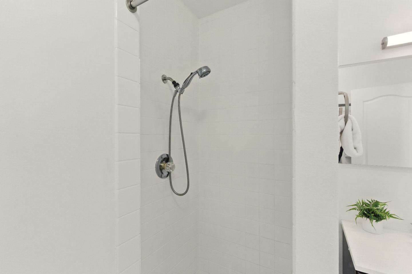 Detail Gallery Image 23 of 52 For 400 Davey Glen Rd #4729,  Belmont,  CA 94002 - 3 Beds | 2 Baths