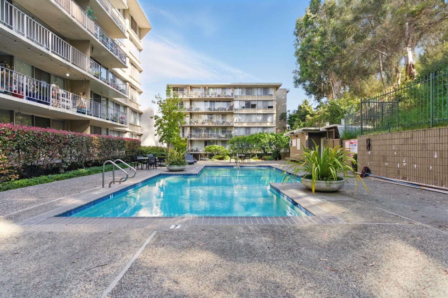 Detail Gallery Image 29 of 52 For 400 Davey Glen Rd #4729,  Belmont,  CA 94002 - 3 Beds | 2 Baths
