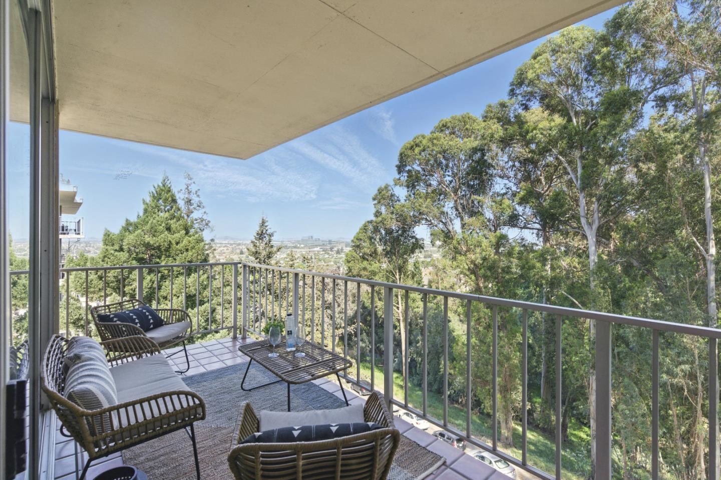 Detail Gallery Image 3 of 52 For 400 Davey Glen Rd #4729,  Belmont,  CA 94002 - 3 Beds | 2 Baths