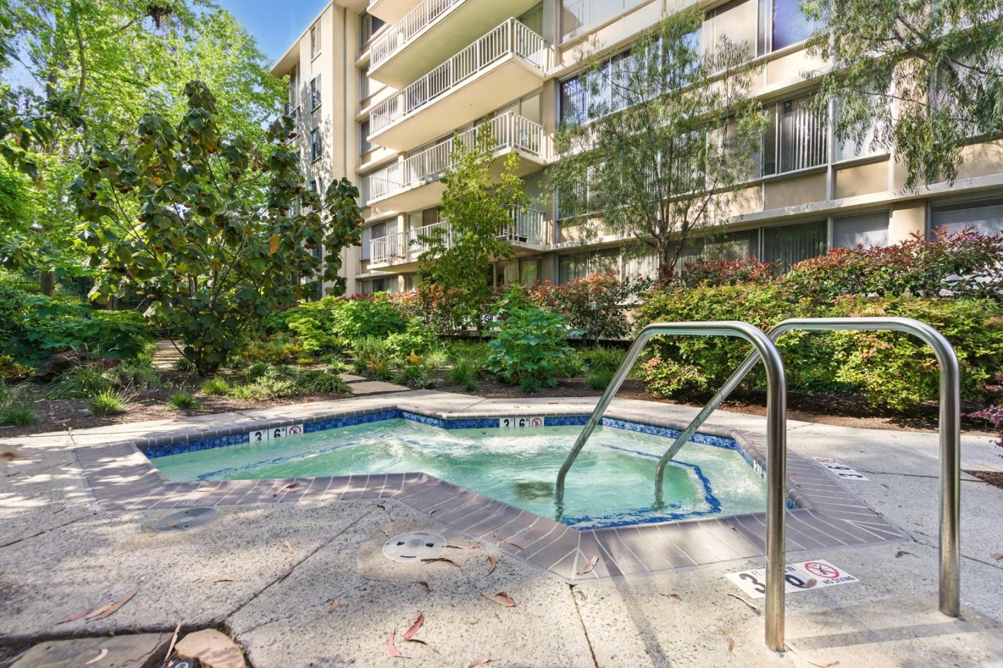 Detail Gallery Image 31 of 52 For 400 Davey Glen Rd #4729,  Belmont,  CA 94002 - 3 Beds | 2 Baths