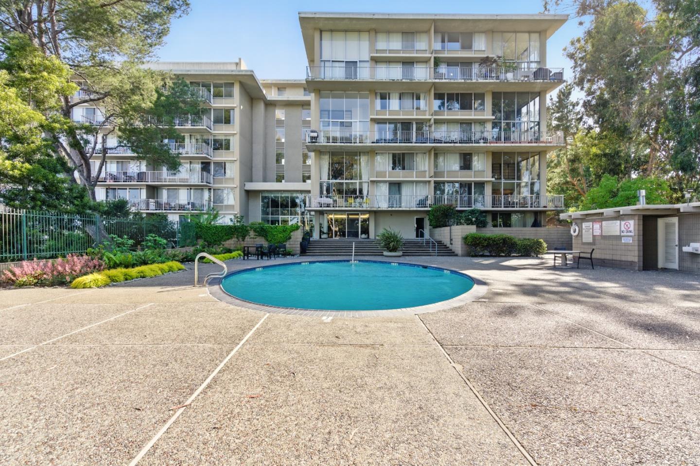 Detail Gallery Image 32 of 52 For 400 Davey Glen Rd #4729,  Belmont,  CA 94002 - 3 Beds | 2 Baths