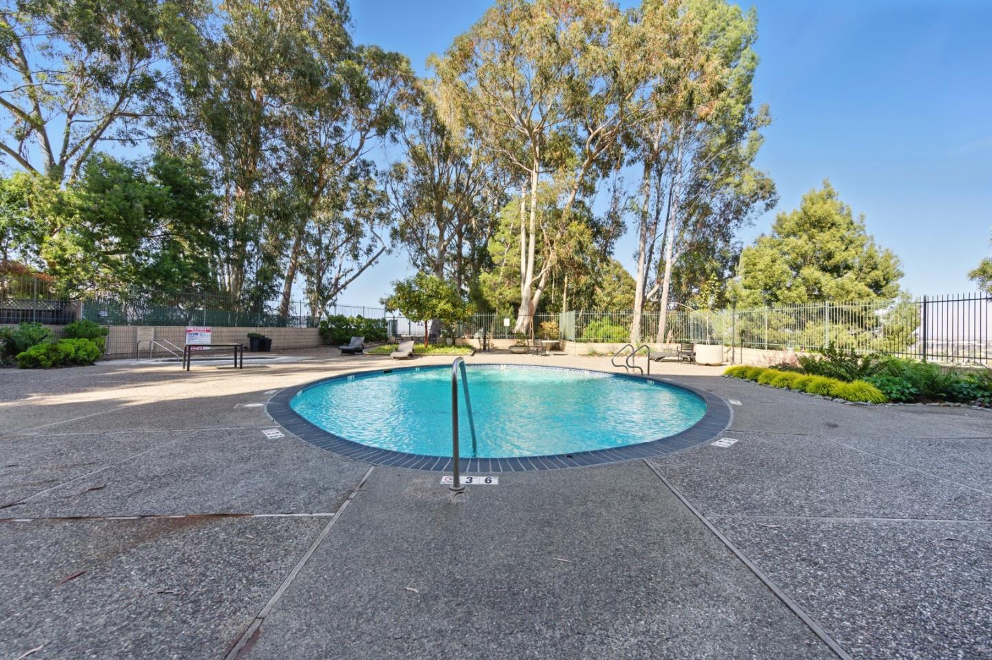 Detail Gallery Image 33 of 52 For 400 Davey Glen Rd #4729,  Belmont,  CA 94002 - 3 Beds | 2 Baths