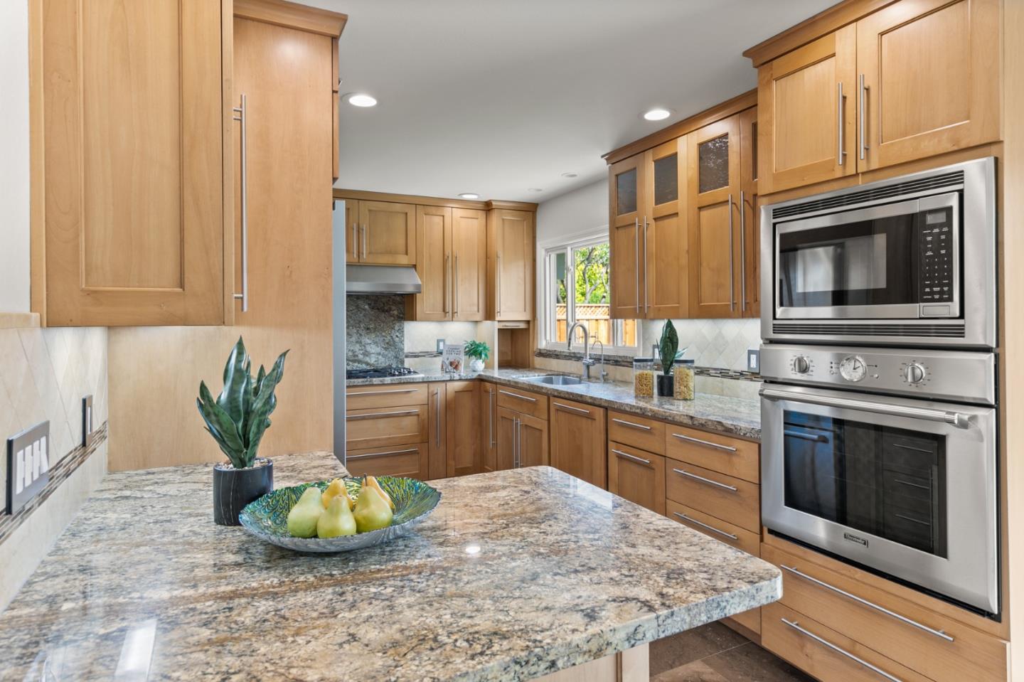 Detail Gallery Image 10 of 35 For 4291 Mckinnon Dr, San Jose,  CA 95130 - 3 Beds | 2/1 Baths