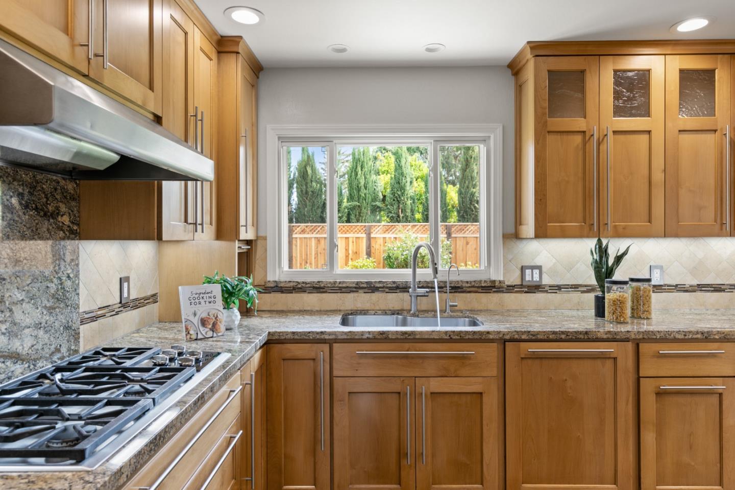 Detail Gallery Image 12 of 35 For 4291 Mckinnon Dr, San Jose,  CA 95130 - 3 Beds | 2/1 Baths