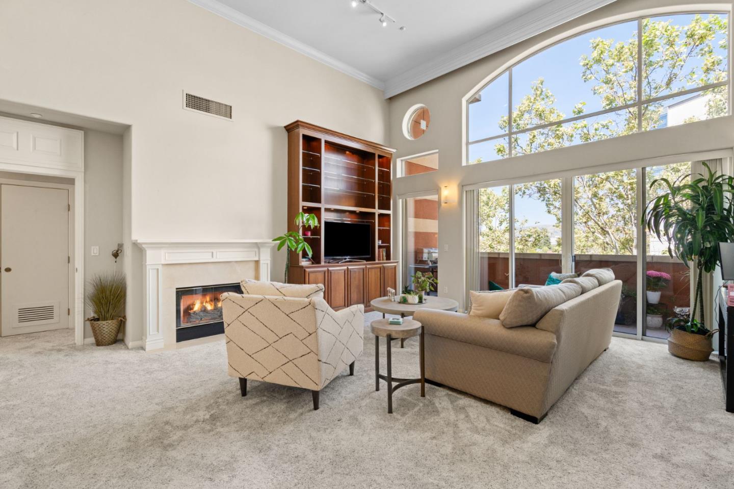 Detail Gallery Image 4 of 21 For 130 E San Fernando St Unit Ph18,  San Jose,  CA 95112 - 2 Beds | 2 Baths