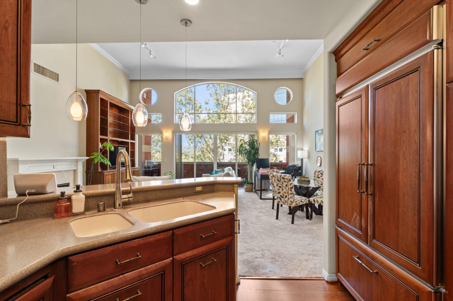 Detail Gallery Image 7 of 21 For 130 E San Fernando St Unit Ph18,  San Jose,  CA 95112 - 2 Beds | 2 Baths