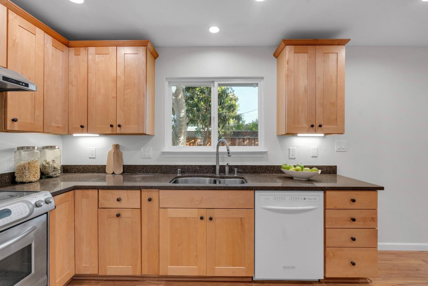 Detail Gallery Image 11 of 35 For 2436 Armstrong Pl, Santa Clara,  CA 95050 - 3 Beds | 2 Baths