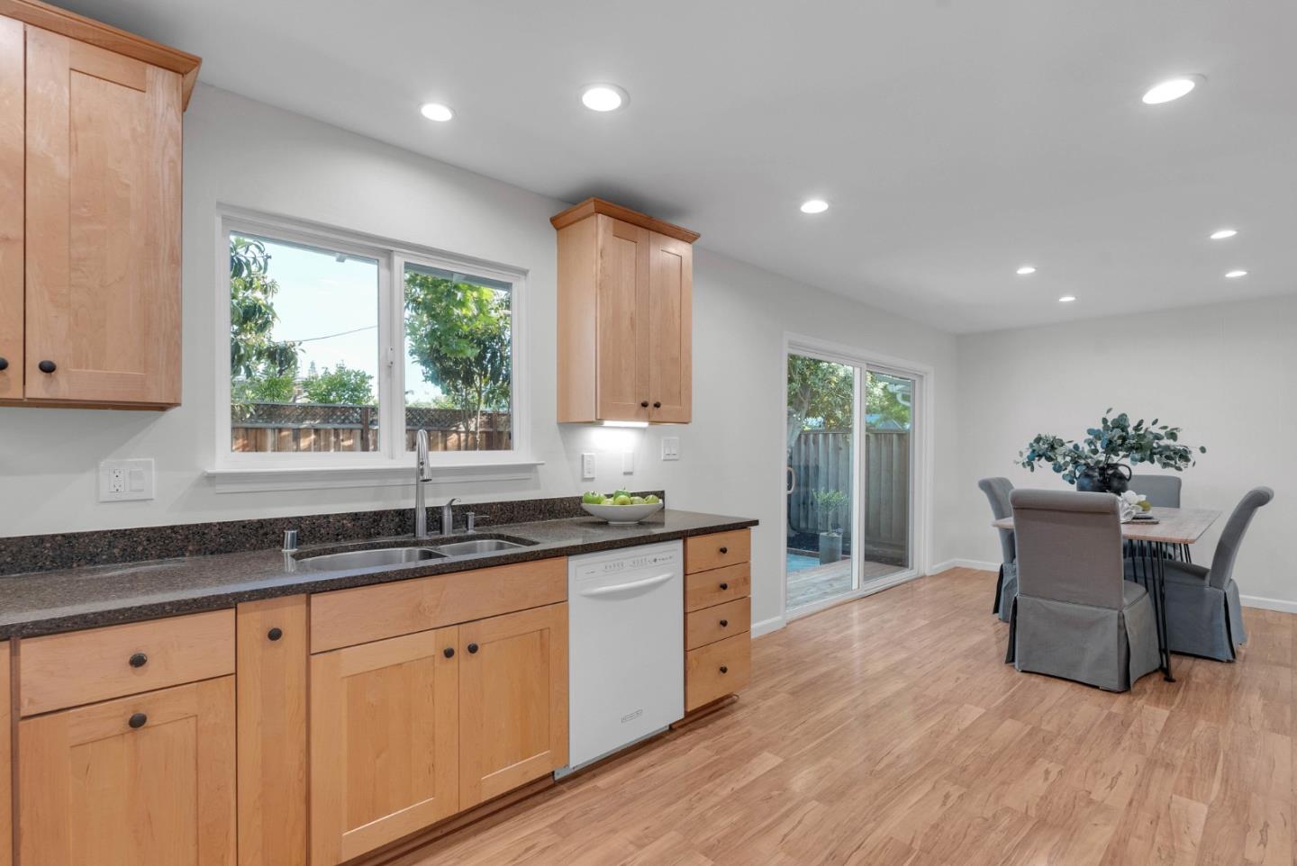 Detail Gallery Image 13 of 35 For 2436 Armstrong Pl, Santa Clara,  CA 95050 - 3 Beds | 2 Baths