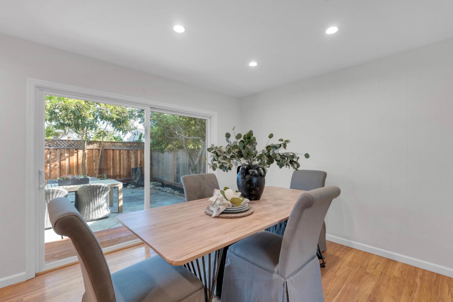 Detail Gallery Image 8 of 35 For 2436 Armstrong Pl, Santa Clara,  CA 95050 - 3 Beds | 2 Baths