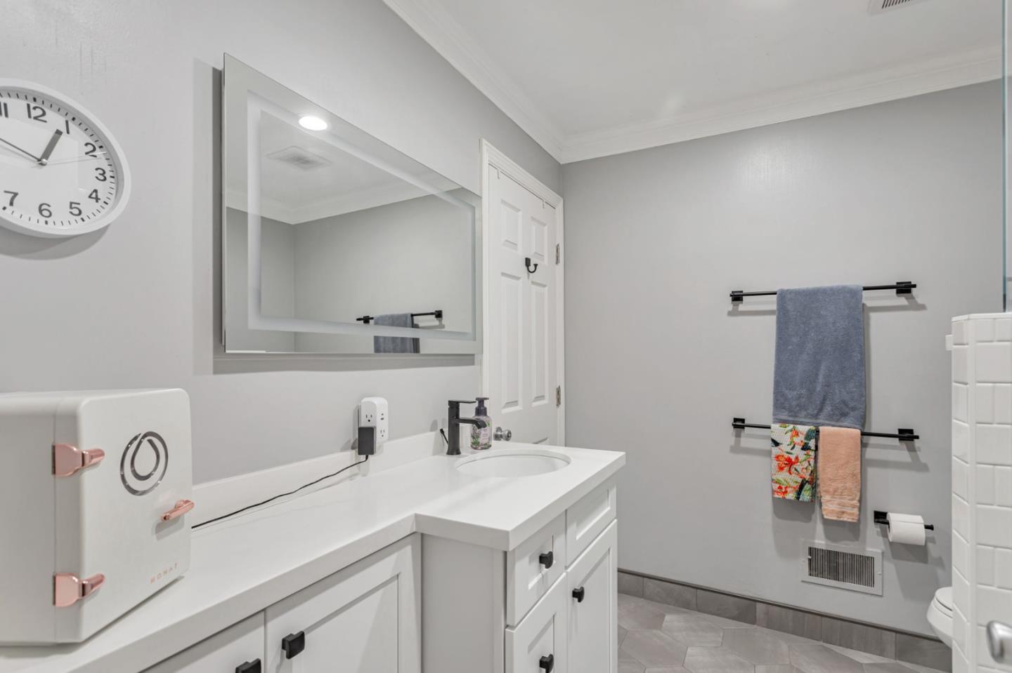 Detail Gallery Image 28 of 48 For 14205 Sycamore Ave, San Martin,  CA 95046 - 4 Beds | 1/1 Baths