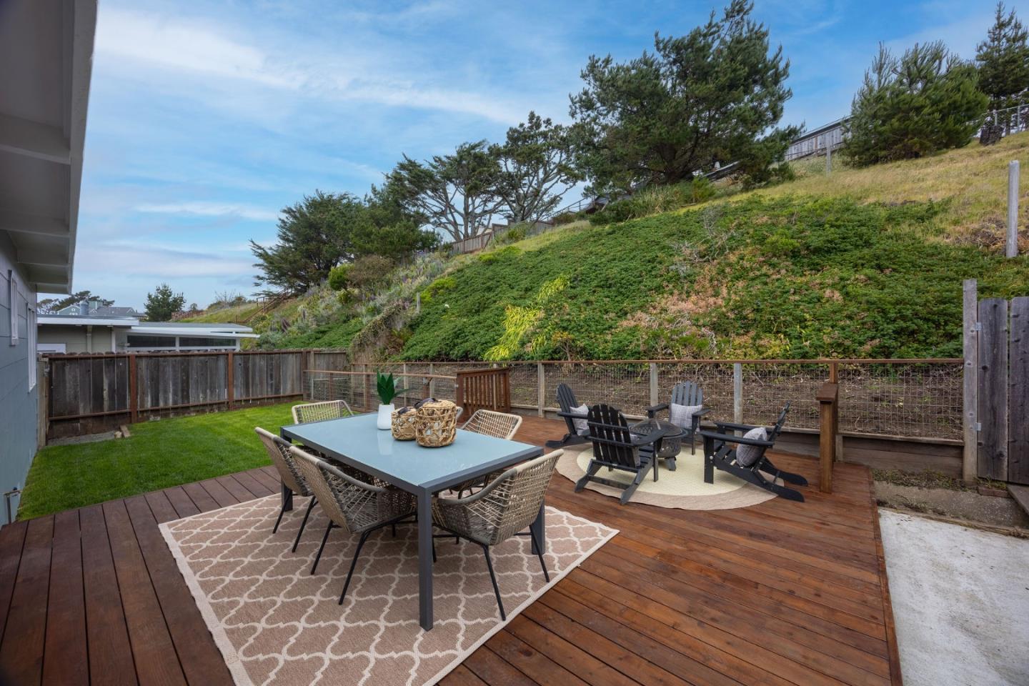 Detail Gallery Image 29 of 37 For 595 Manor Dr, Pacifica,  CA 94044 - 3 Beds | 1 Baths
