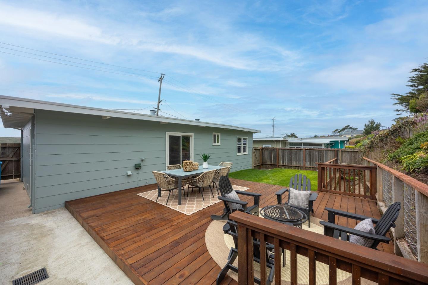 Detail Gallery Image 30 of 37 For 595 Manor Dr, Pacifica,  CA 94044 - 3 Beds | 1 Baths