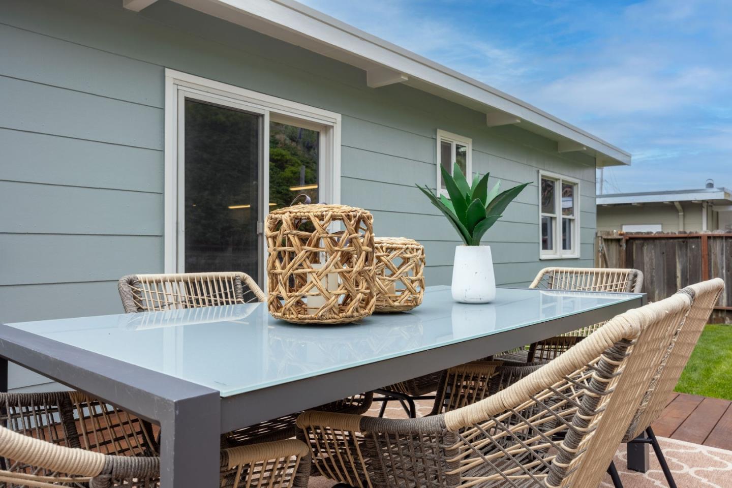 Detail Gallery Image 31 of 37 For 595 Manor Dr, Pacifica,  CA 94044 - 3 Beds | 1 Baths