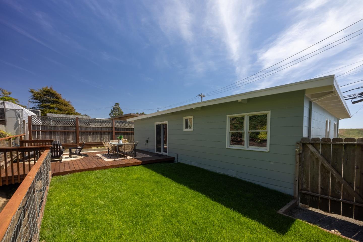 Detail Gallery Image 32 of 37 For 595 Manor Dr, Pacifica,  CA 94044 - 3 Beds | 1 Baths