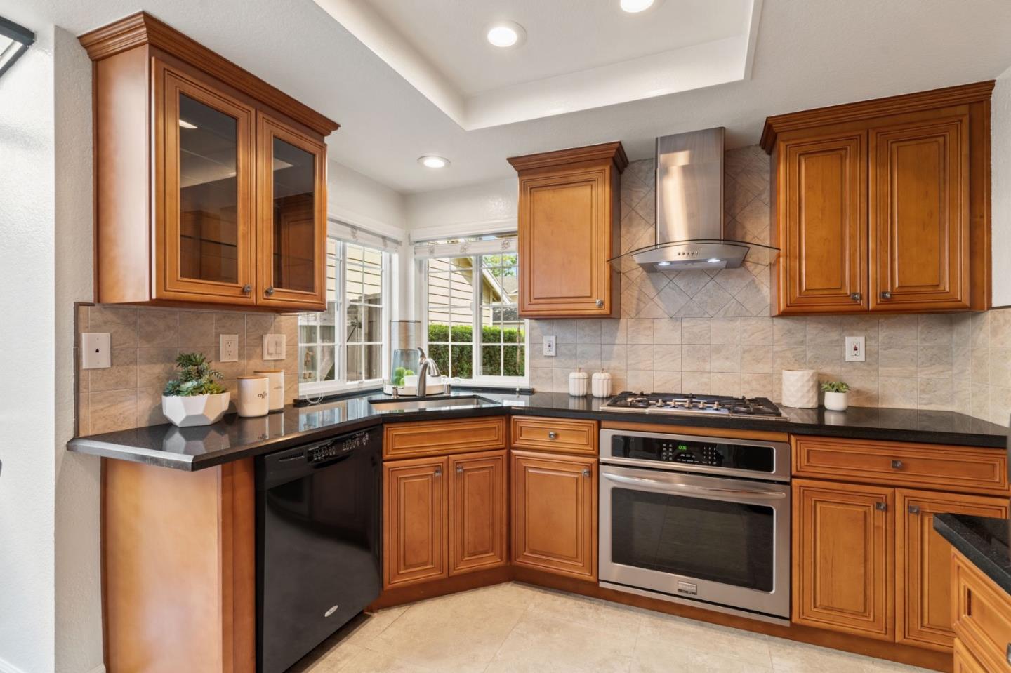 Detail Gallery Image 17 of 35 For 3875 Harlequin Ter, Fremont,  CA 94555 - 2 Beds | 2/1 Baths