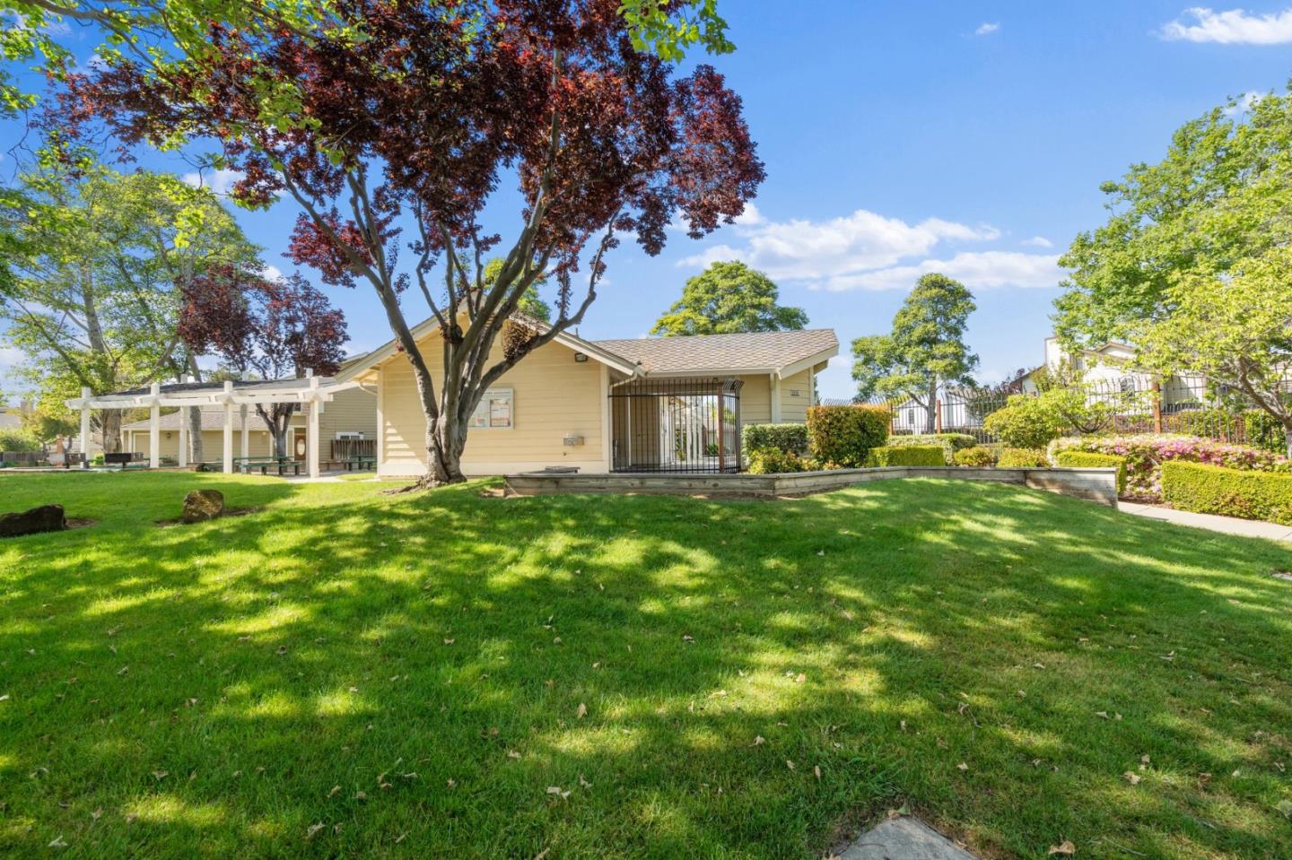 Detail Gallery Image 32 of 35 For 3875 Harlequin Ter, Fremont,  CA 94555 - 2 Beds | 2/1 Baths