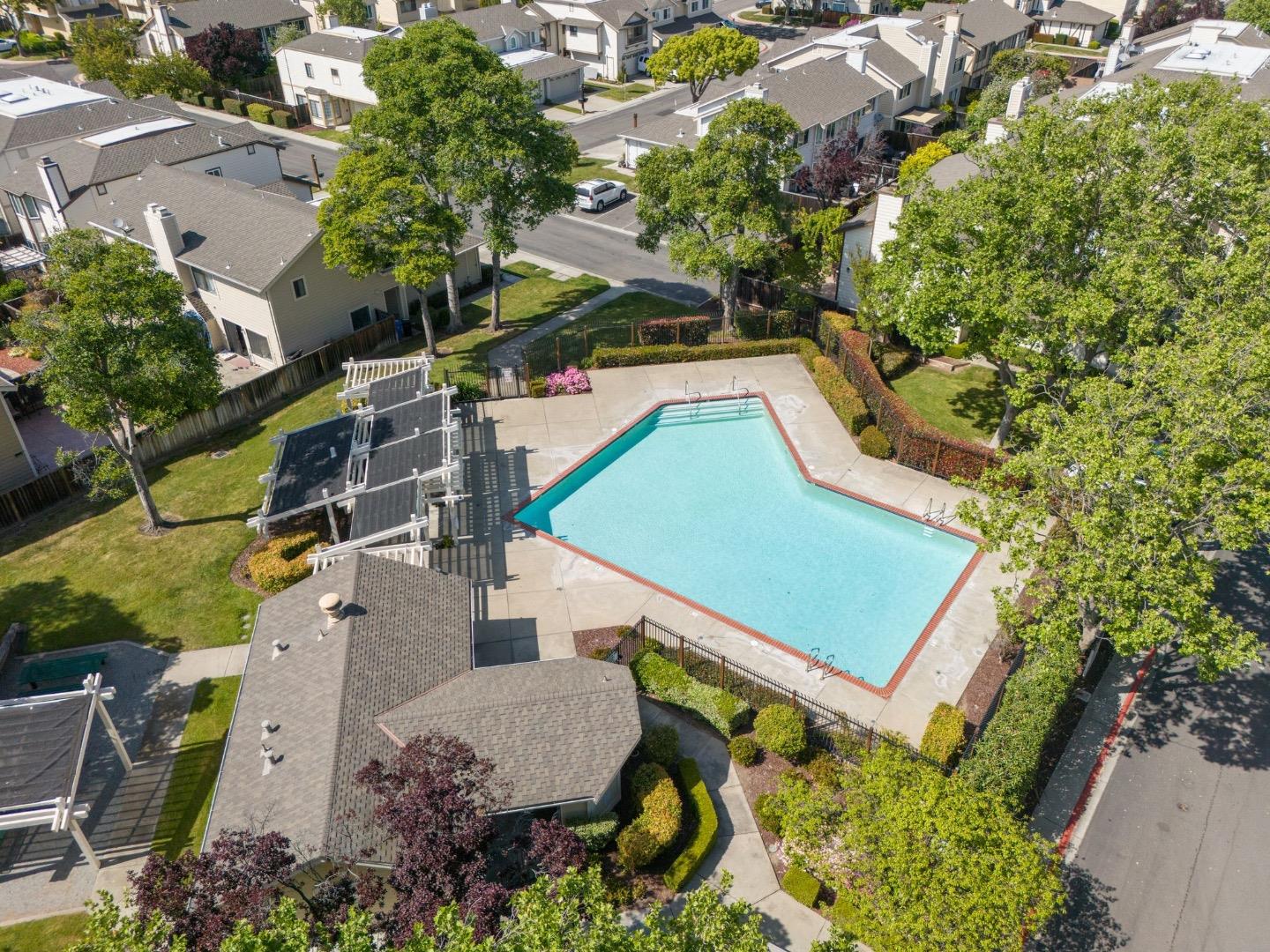 Detail Gallery Image 33 of 35 For 3875 Harlequin Ter, Fremont,  CA 94555 - 2 Beds | 2/1 Baths