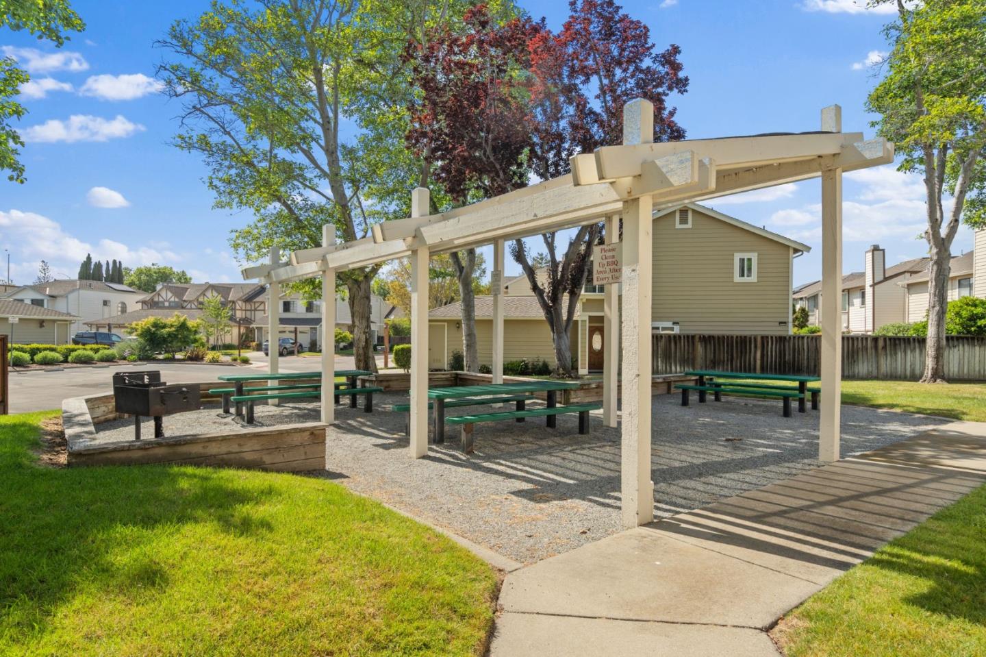 Detail Gallery Image 34 of 35 For 3875 Harlequin Ter, Fremont,  CA 94555 - 2 Beds | 2/1 Baths
