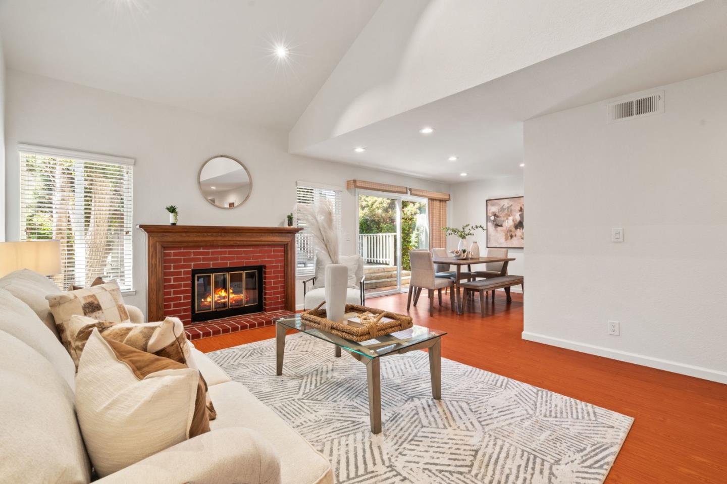 Detail Gallery Image 8 of 35 For 3875 Harlequin Ter, Fremont,  CA 94555 - 2 Beds | 2/1 Baths