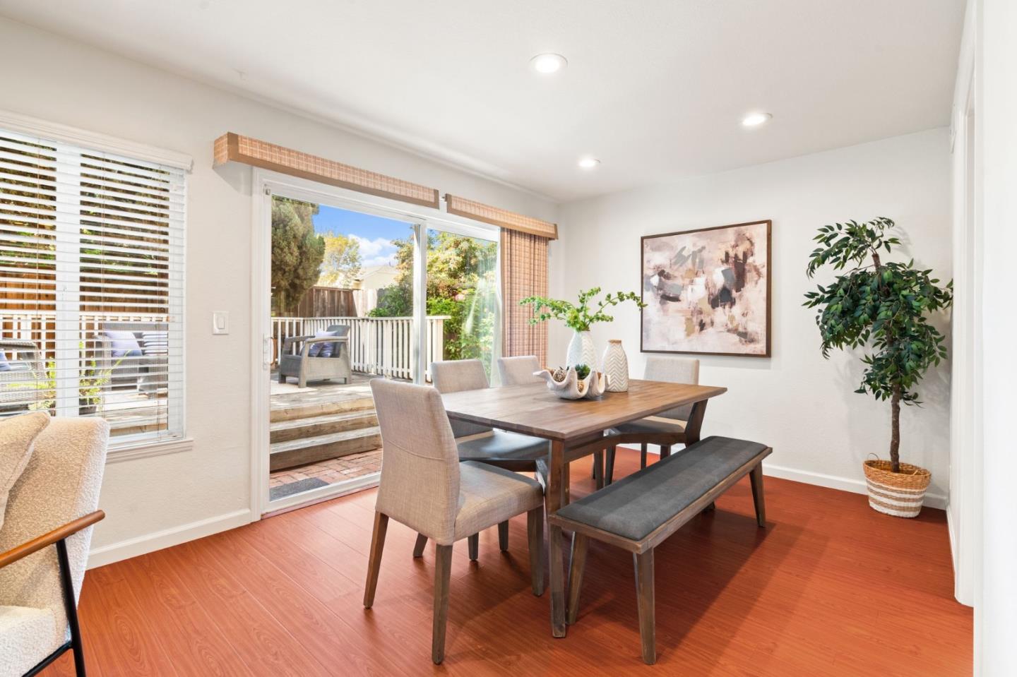 Detail Gallery Image 9 of 35 For 3875 Harlequin Ter, Fremont,  CA 94555 - 2 Beds | 2/1 Baths