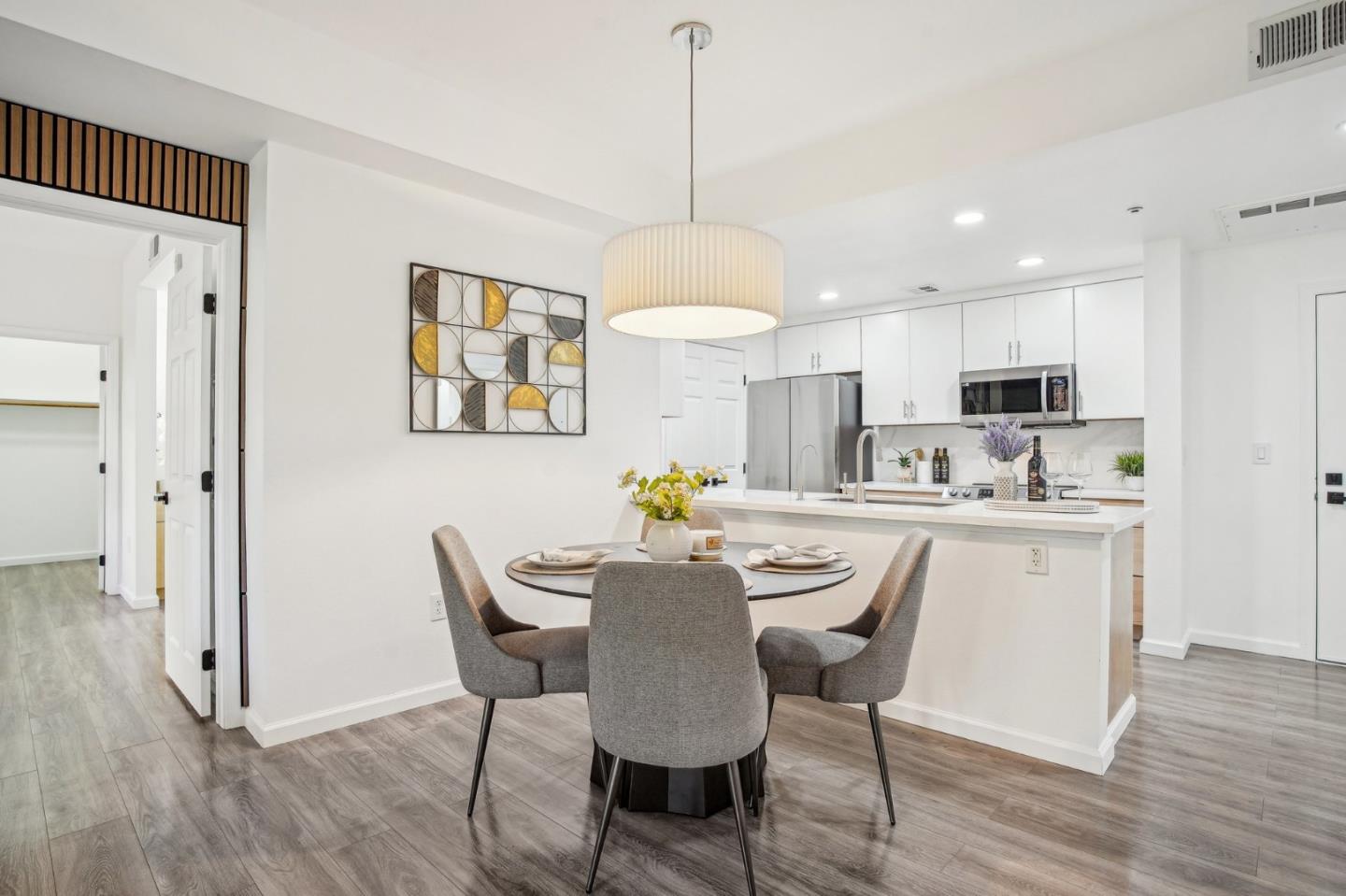 Detail Gallery Image 4 of 16 For 1550 Technology Dr #1042,  San Jose,  CA 95110 - 2 Beds | 2 Baths