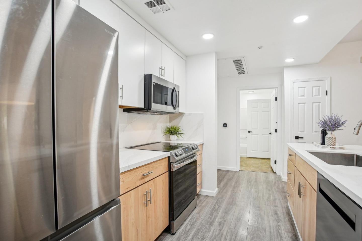 Detail Gallery Image 7 of 16 For 1550 Technology Dr #1042,  San Jose,  CA 95110 - 2 Beds | 2 Baths