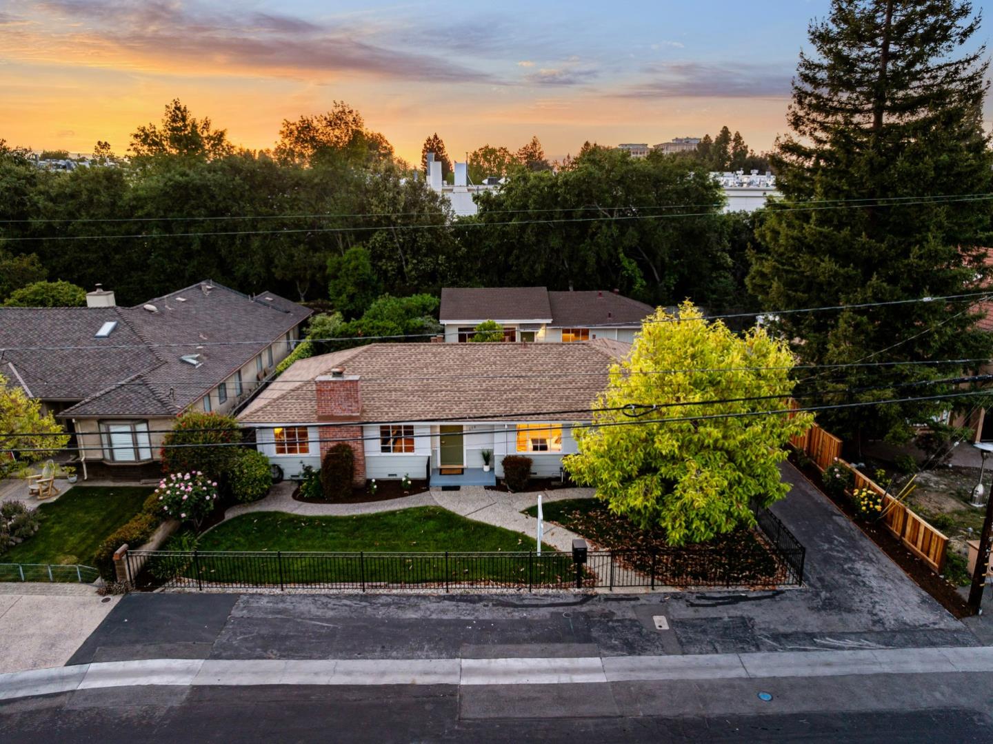 Detail Gallery Image 2 of 86 For 678 Chimalus Dr, Palo Alto,  CA 94306 - 3 Beds | 2 Baths