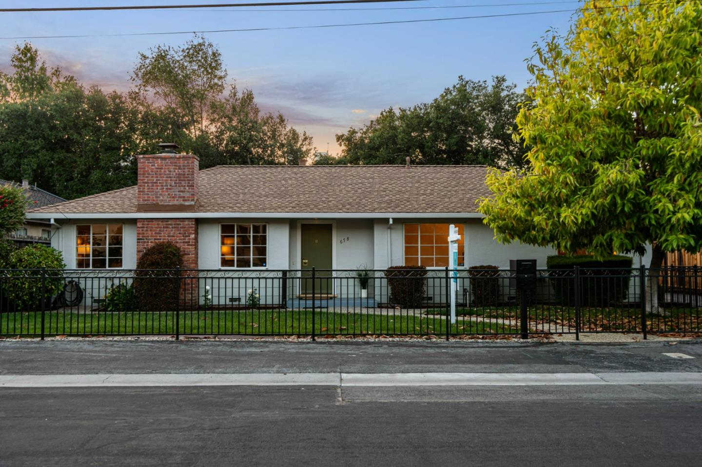 Detail Gallery Image 3 of 86 For 678 Chimalus Dr, Palo Alto,  CA 94306 - 3 Beds | 2 Baths