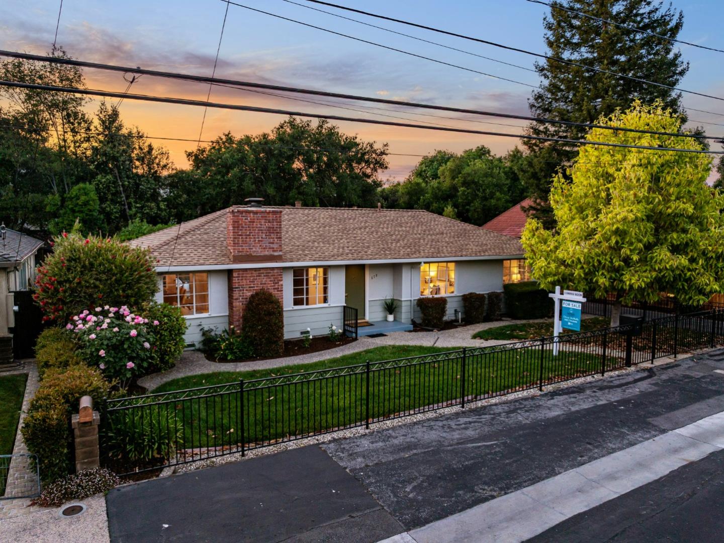 Detail Gallery Image 4 of 86 For 678 Chimalus Dr, Palo Alto,  CA 94306 - 3 Beds | 2 Baths