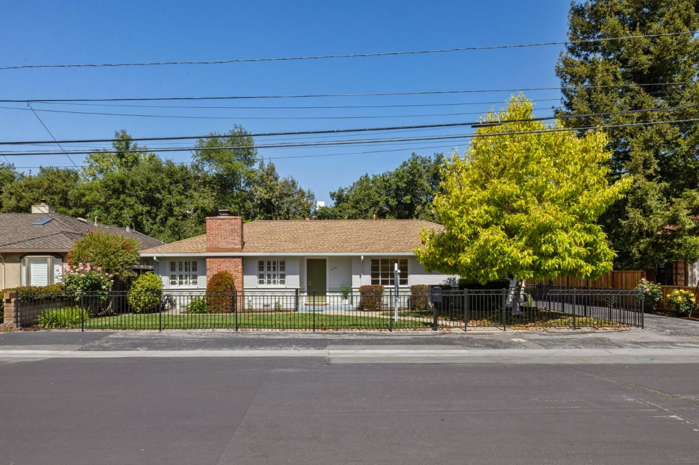 Detail Gallery Image 69 of 86 For 678 Chimalus Dr, Palo Alto,  CA 94306 - 3 Beds | 2 Baths