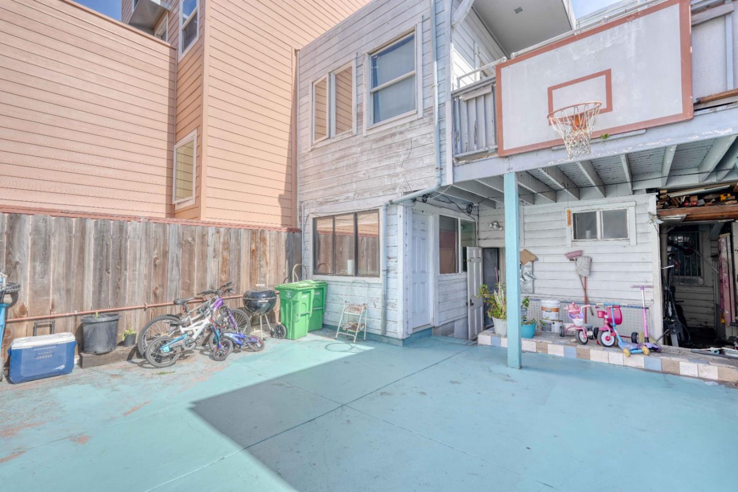 Detail Gallery Image 43 of 47 For 1887 Oakdale Ave, San Francisco,  CA 94124 - – Beds | – Baths
