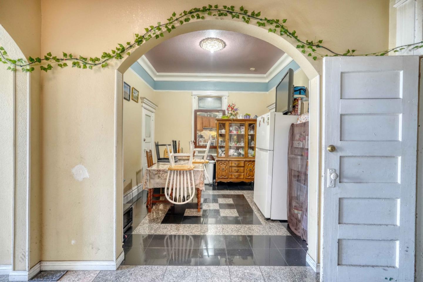 Detail Gallery Image 9 of 47 For 1887 Oakdale Ave, San Francisco,  CA 94124 - – Beds | – Baths