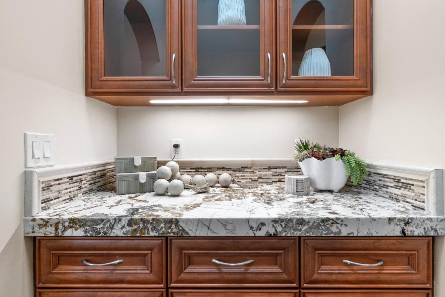 Detail Gallery Image 12 of 57 For 12805 Pierce Rd, Saratoga,  CA 95070 - 6 Beds | 5/1 Baths