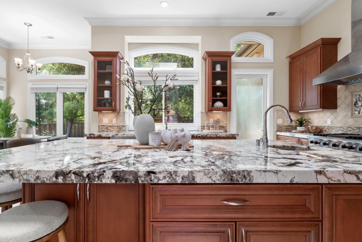 Detail Gallery Image 15 of 57 For 12805 Pierce Rd, Saratoga,  CA 95070 - 6 Beds | 5/1 Baths